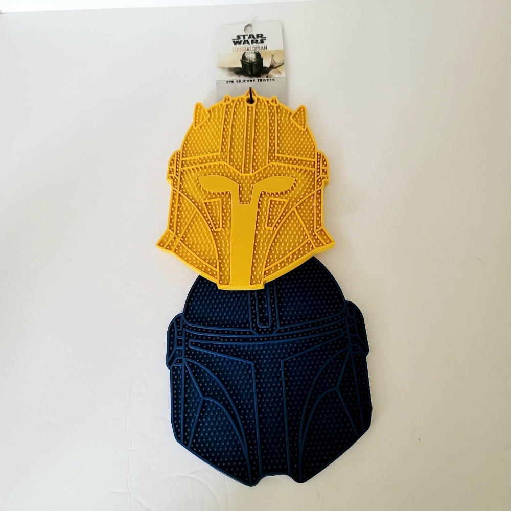 Star Wars Mandalorian 2 pack silicone trivets blue yellow Disney NWT